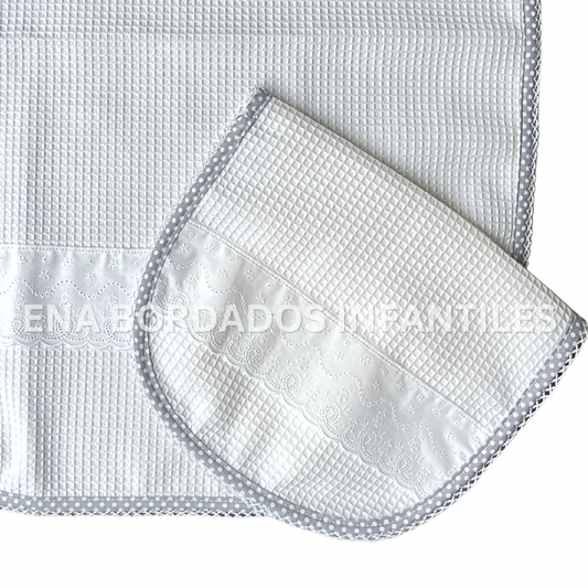 Juego de media mantita con saca aire orilla gris
