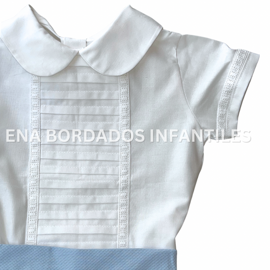Camisa alforzas con tira bordada y short piqué