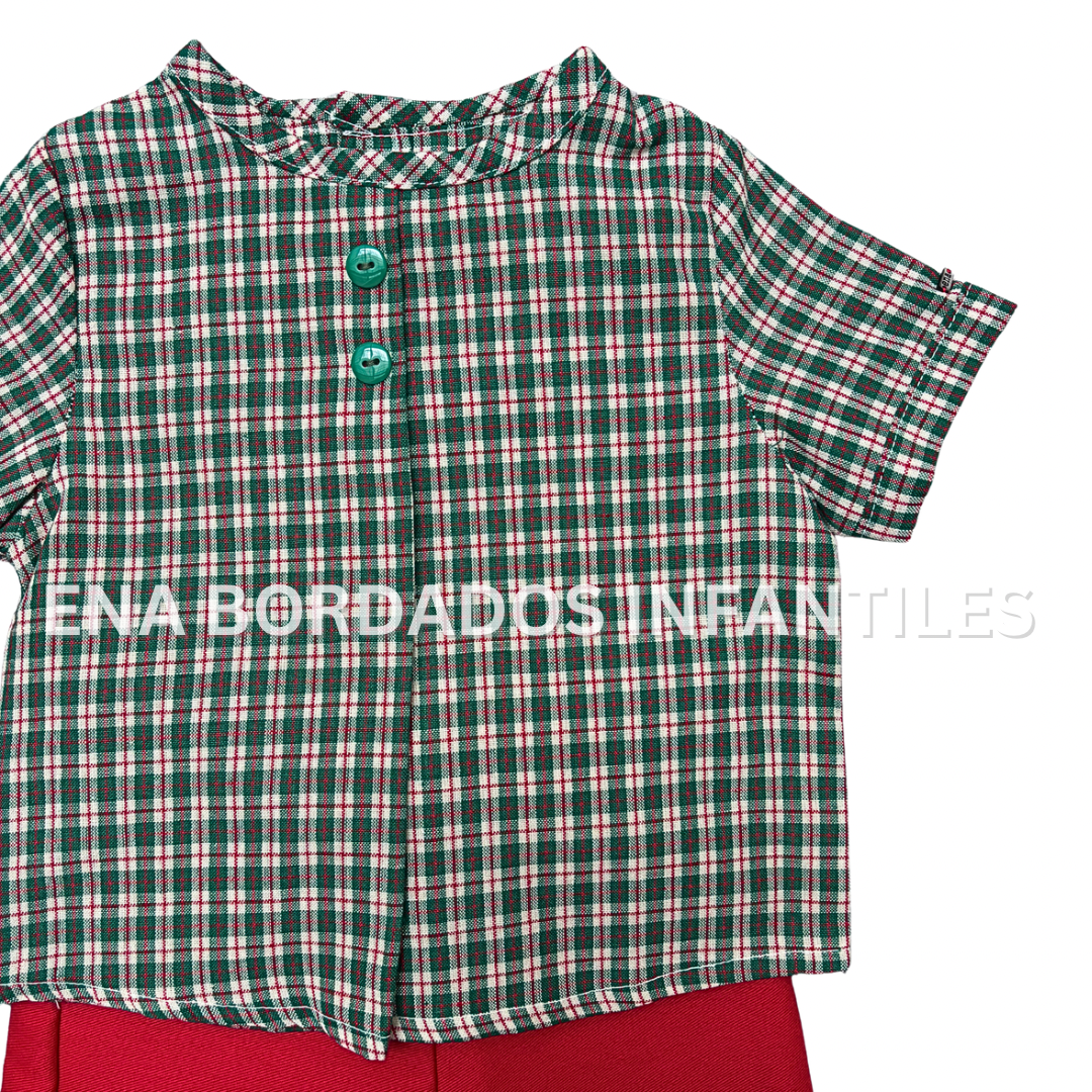 Trajecito cuadriculado con short rojo