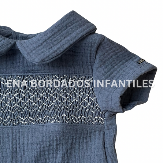 Camisa con panal y short bombacho gasa azul