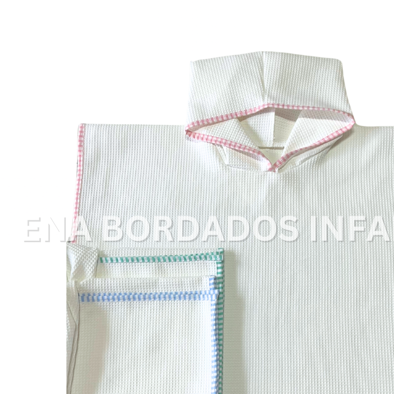 Poncho waffle con nombre bordado Talla única de 2 a 5 años