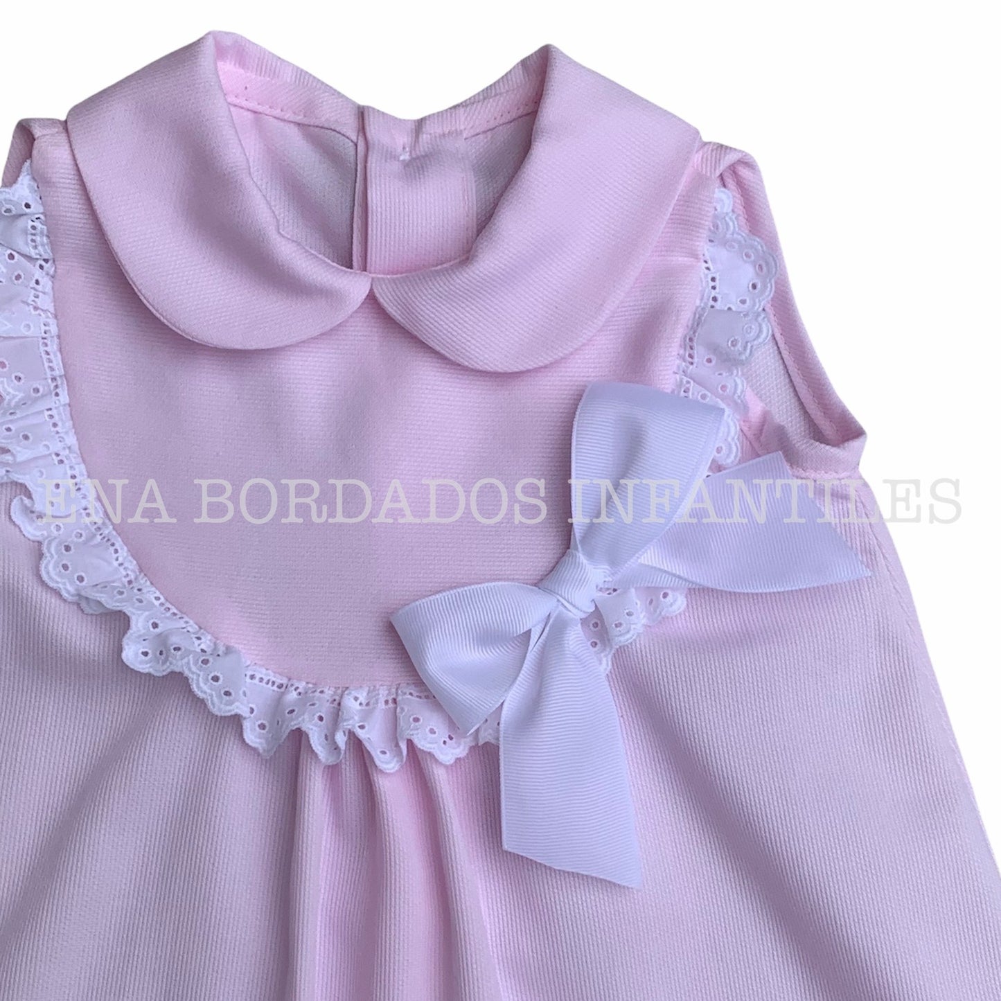 Batita piqué rosado pálido tira bordada