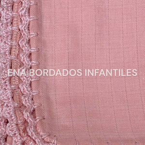 Mantita gaza rosada orilla crochet