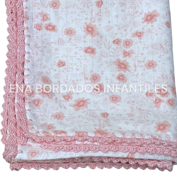 Mantita gaza flores orilla crochet