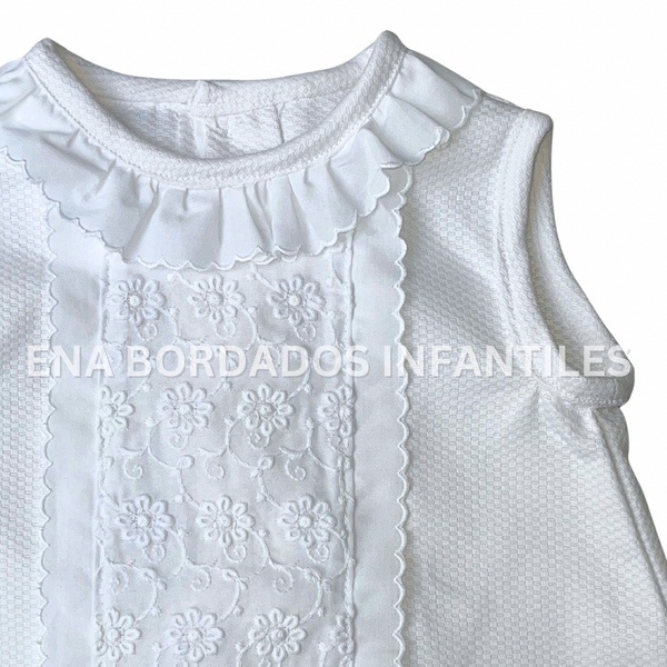 Batita piqué blanco con tira bordada