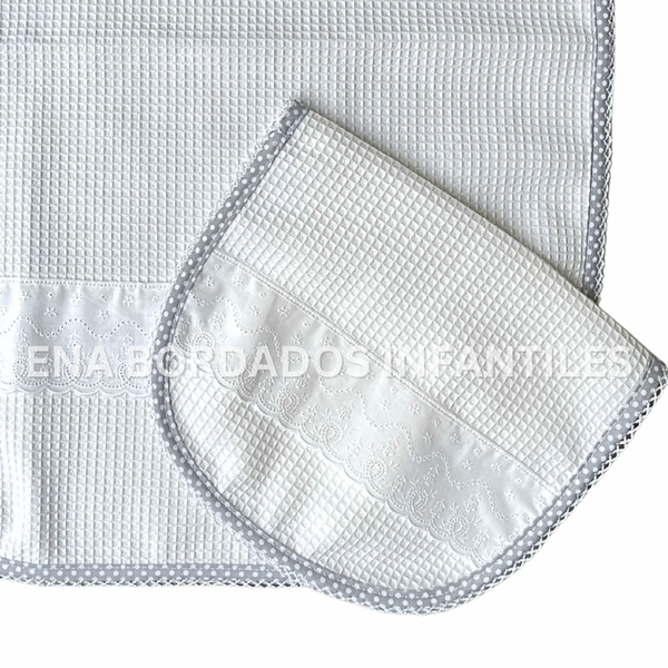 Juego de media mantita con saca aire orilla gris