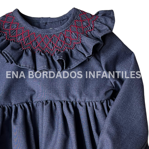 Vestido azul con panal en cuello y manga larga