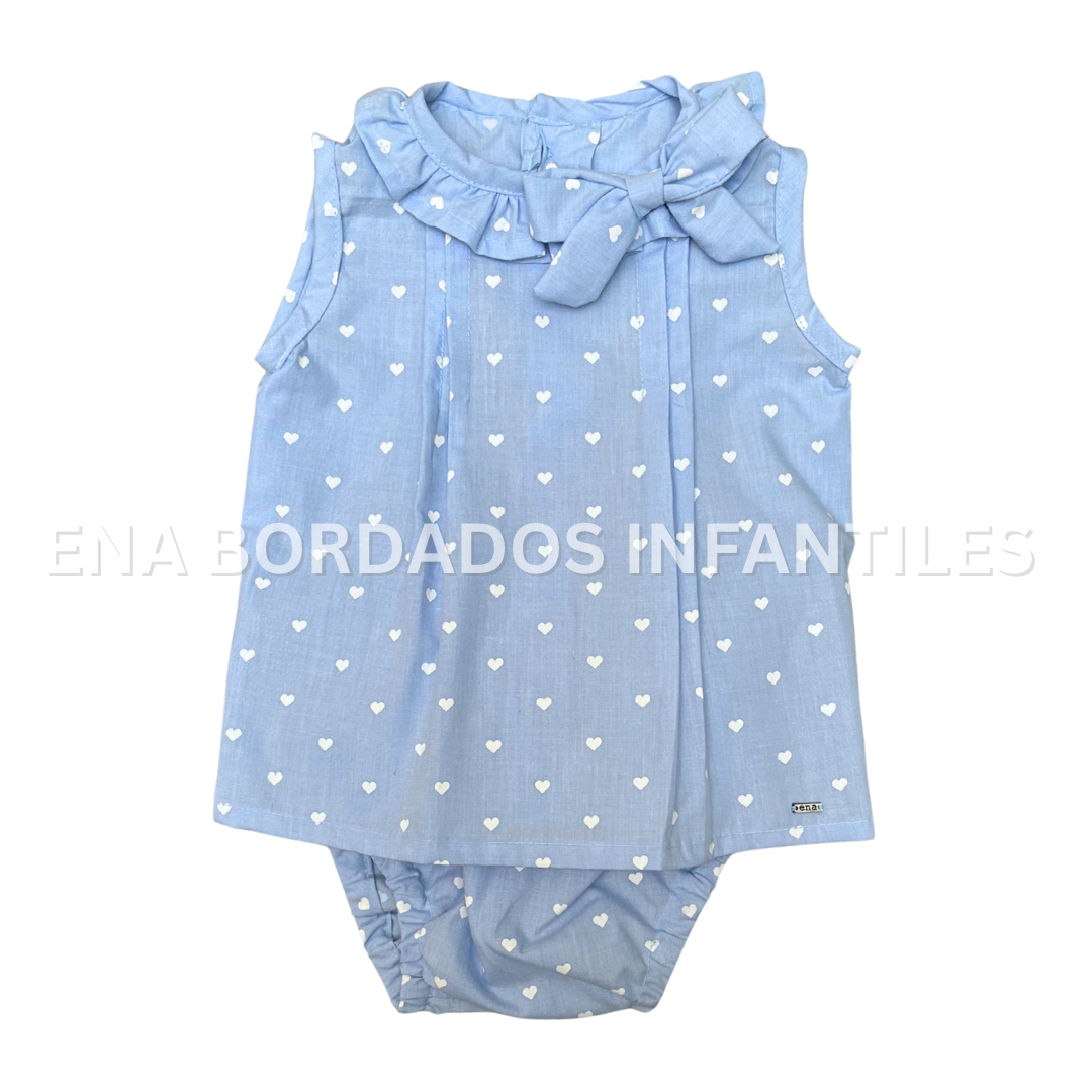 Blusa con calzón celeste con corazones 6 meses