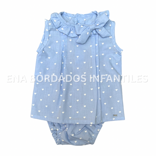 Blusa con calzón celeste con corazones 6 meses
