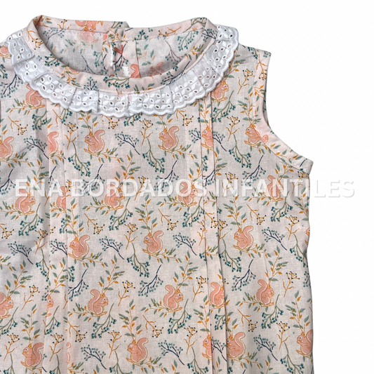 Blusa con calzón salmón pálido estampado ardilla