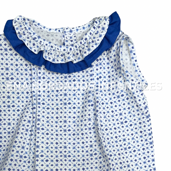 Blusa rombos azules con short bombacho azul