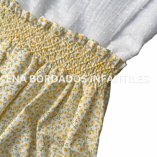 Blusa plumeti con panal en cuello y calzón con panal