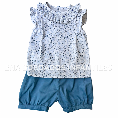 Blusa con panal piqué flores celeste con short bombacho