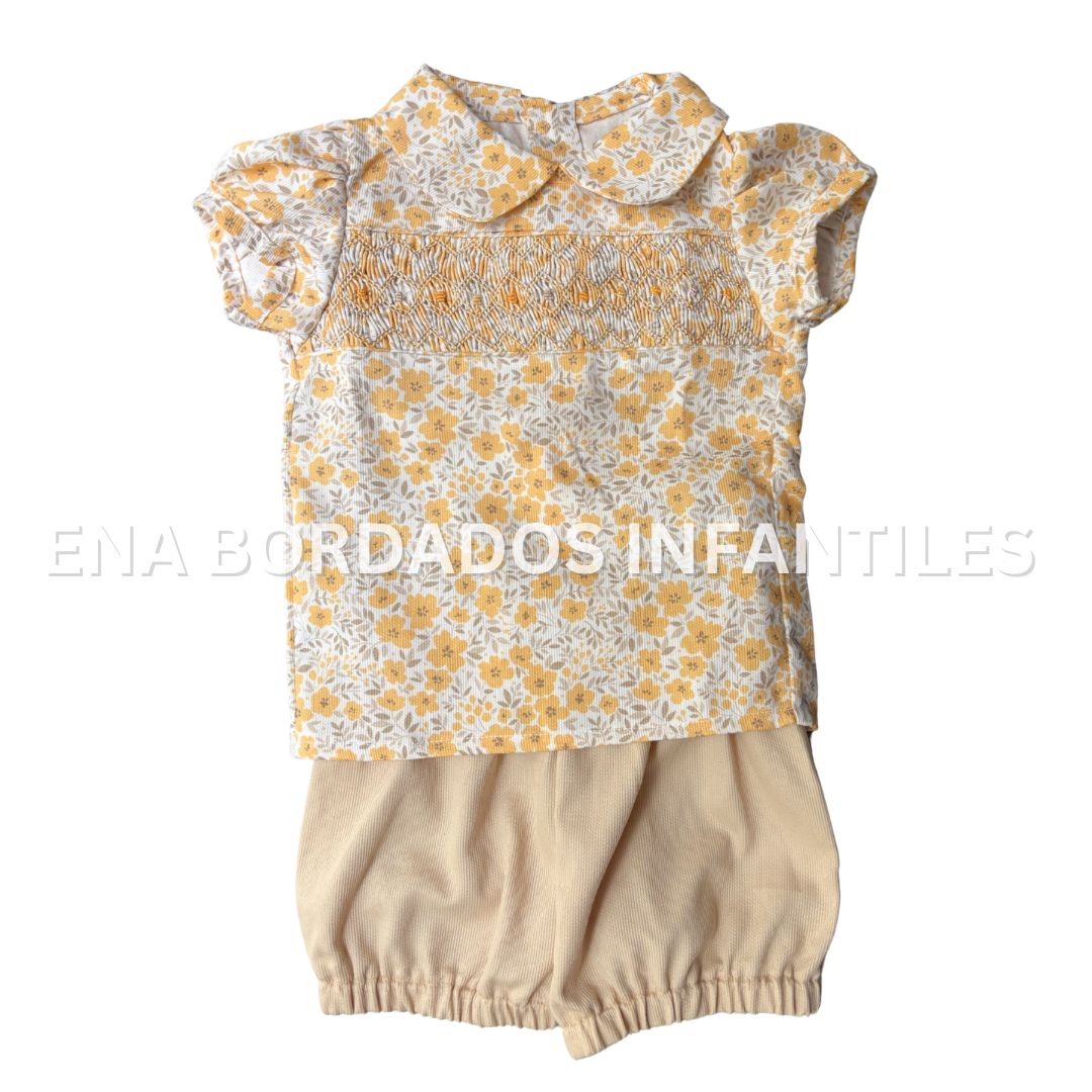Blusa panal piqué flores mostaza con short bombacho