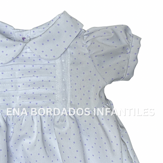 Vestido piqué blanco puntitos morados con panal