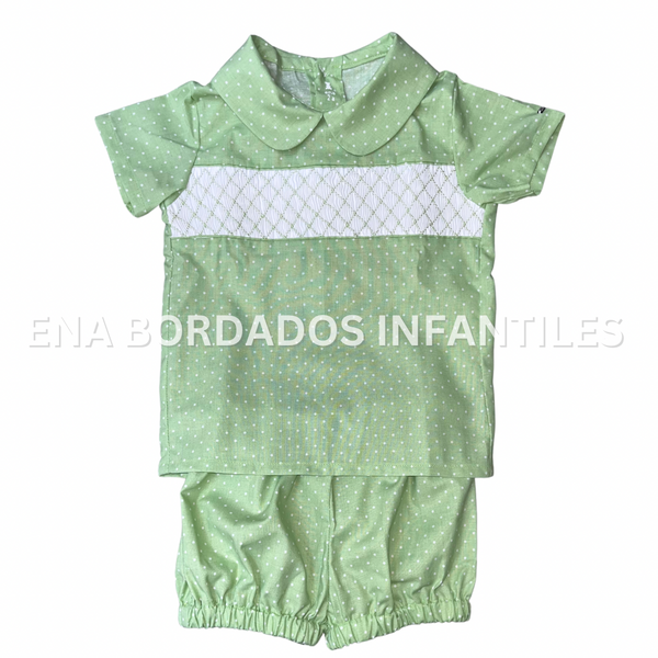 Camisa verde puntos blancos con panal y short bombacho