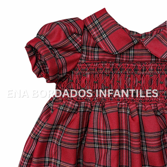 Vestido cuadriculado rojo con panal