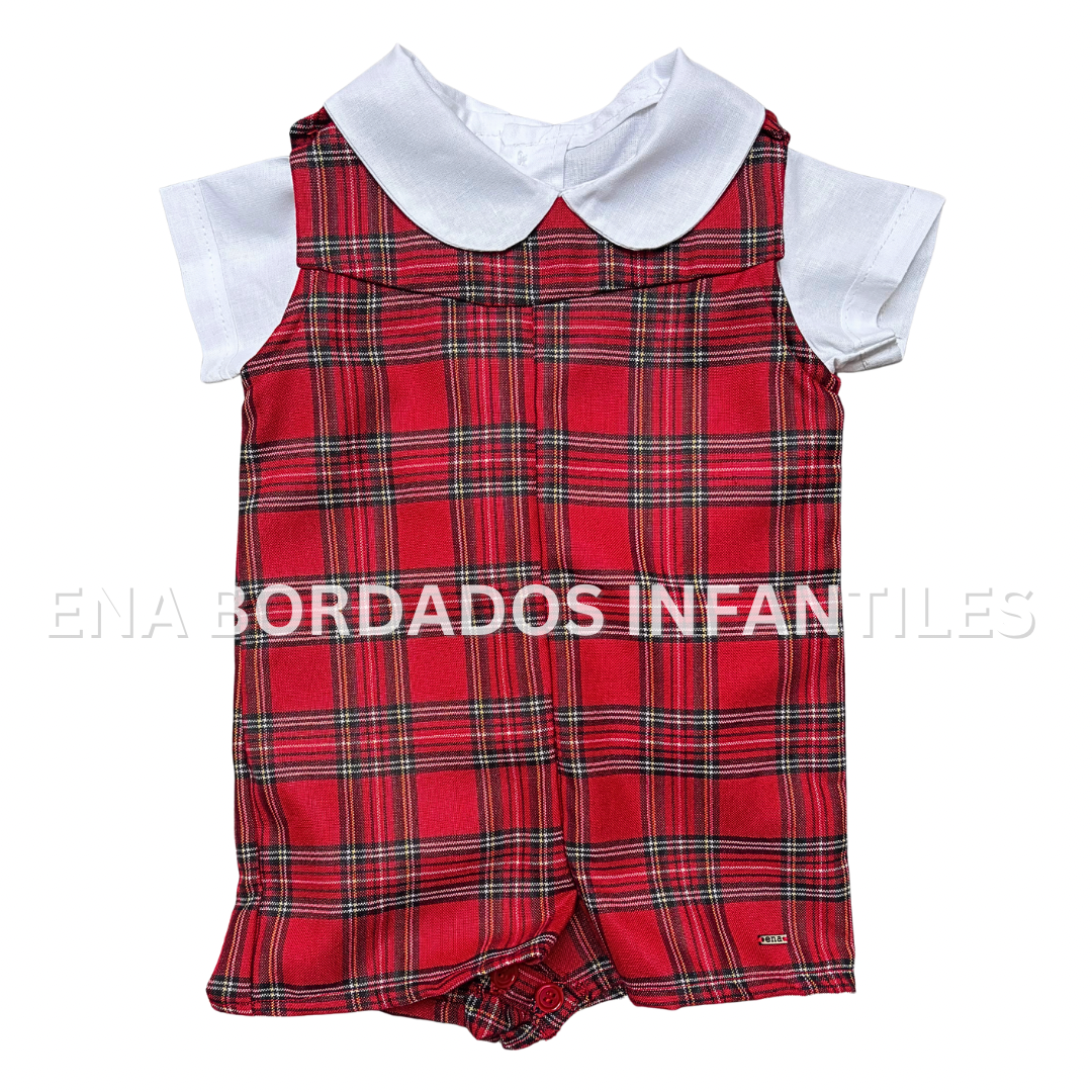 Trajecito cuadriculado con camisa blanca
