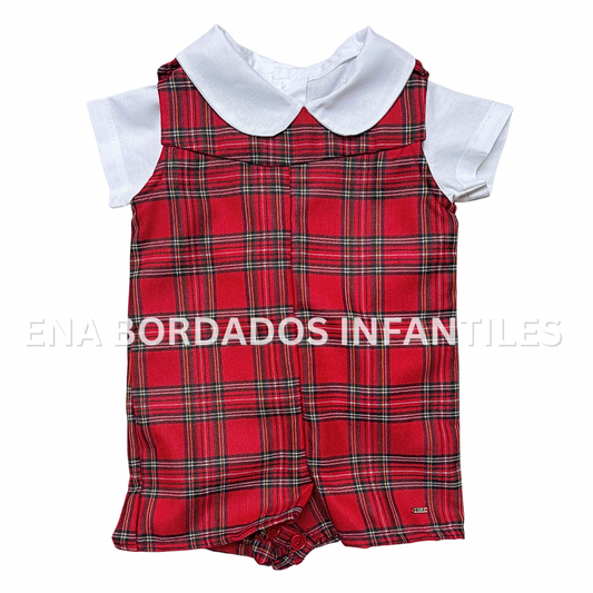 Trajecito cuadriculado con camisa blanca