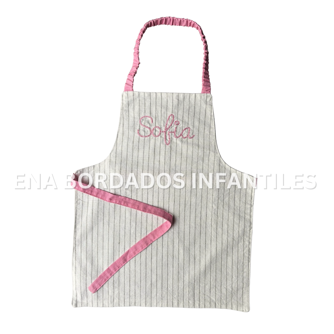 Delantal con nombre bordado