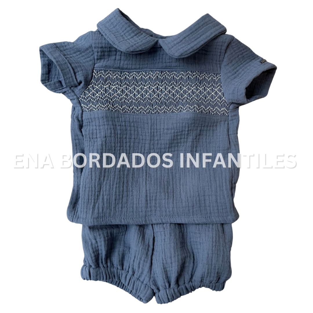 Camisa con panal y short bombacho gasa azul