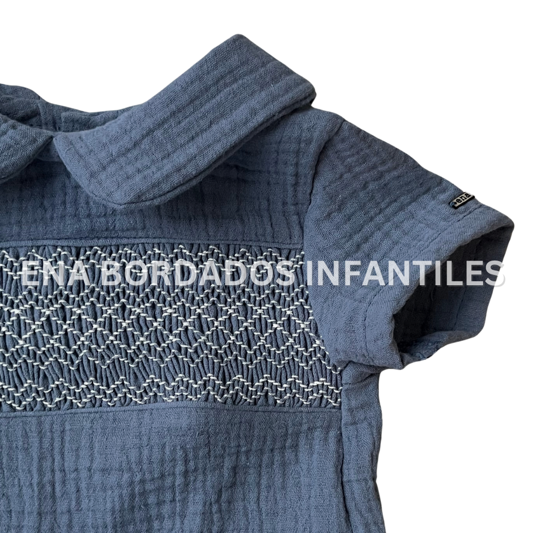 Camisa con panal y short bombacho gasa azul