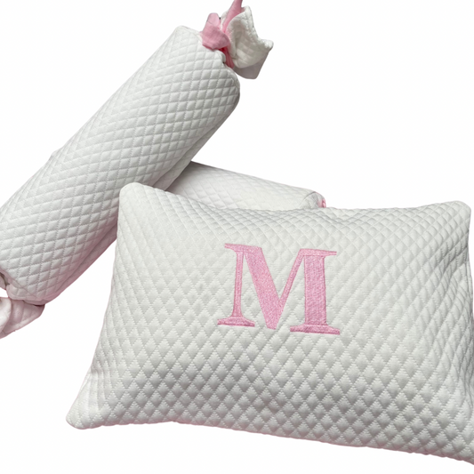 Set de Almohadas con inicial bordada