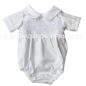 Mameluco piqué blanco con panal y tira bordada