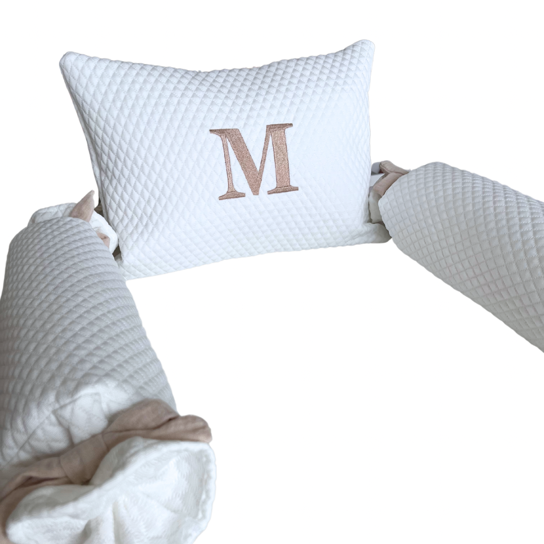 Set de Almohadas con inicial bordada