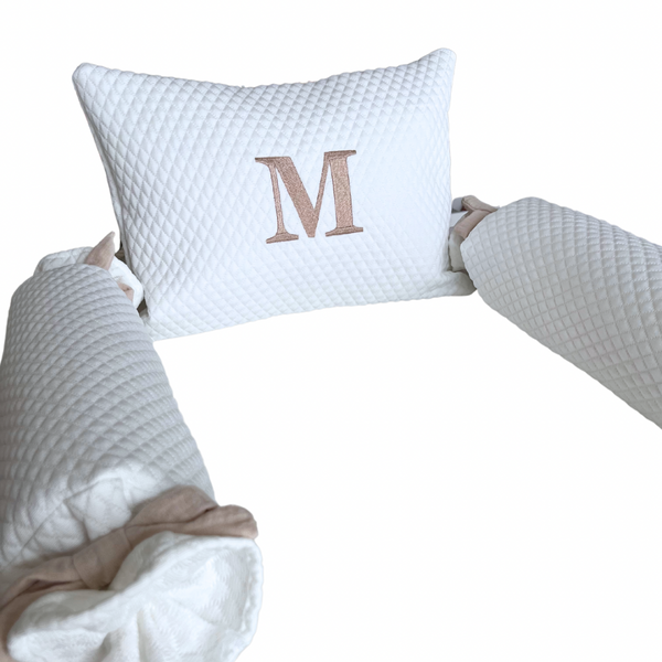 Set de Almohadas con inicial bordada