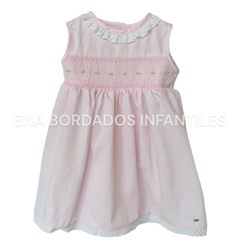 Vestido piqué rosado pálido con panal y tira bordada