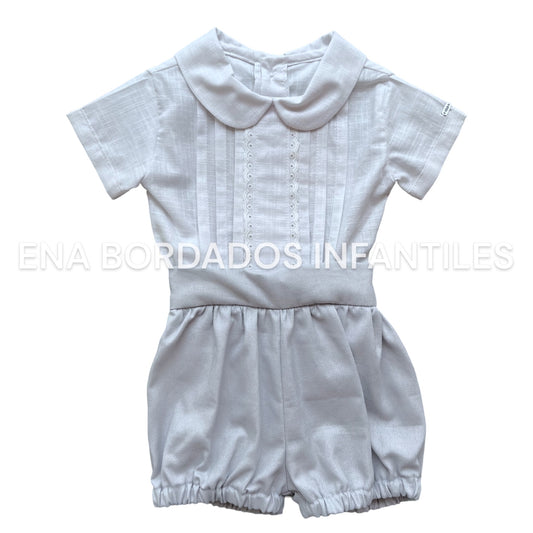 Camisa con tira bordada y short bombacho piqué gris 3 meses