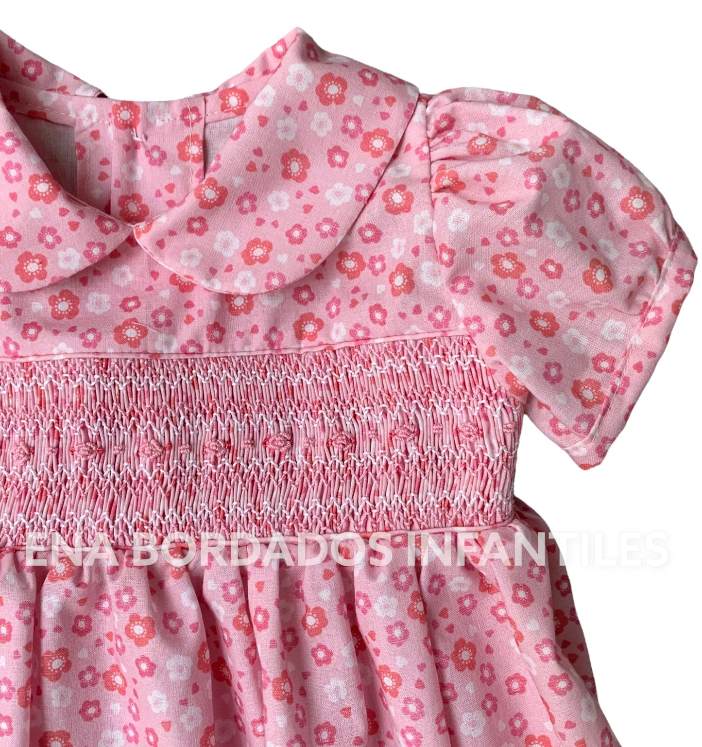 Vestido rosado con flores rosada panal