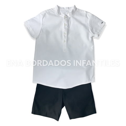 Camisa blanca manga corta con short negro 5 años