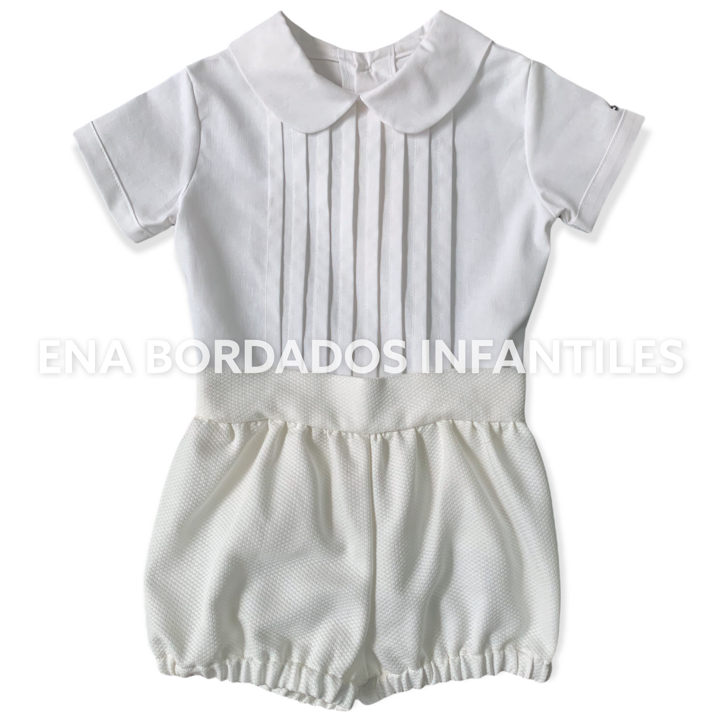 Camisa alforzas con short bombacho crema
