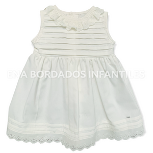 Vestido piqué crema alforzas y tira bordada