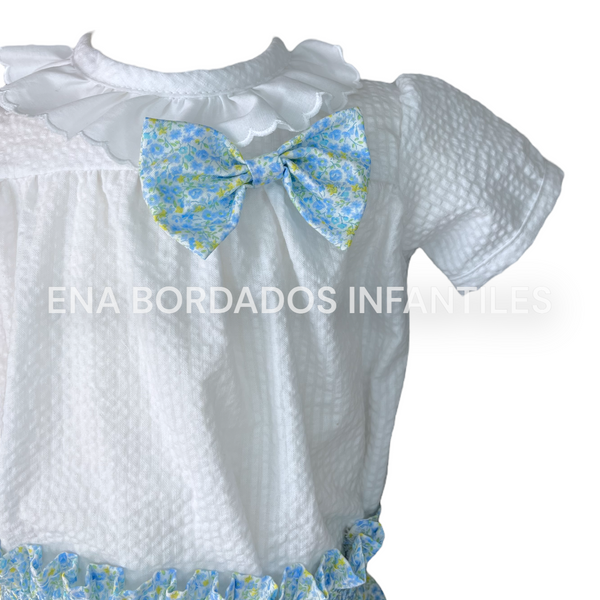 Blusa seersucker con calzón flores celestes panal